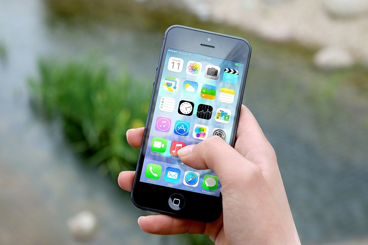4 powody, dla których musisz wymienić zbitą szybkę w iPhone
