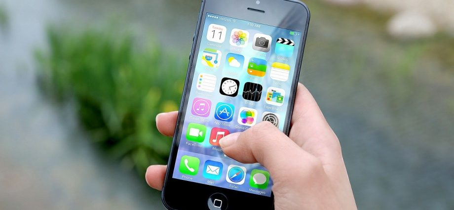 4 powody, dla których musisz wymienić zbitą szybkę w iPhone